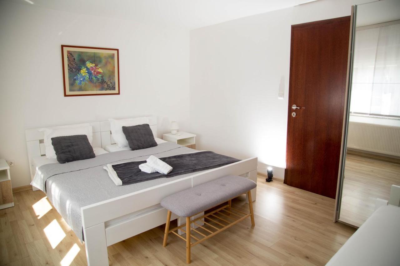 Apartmani Baotic Zupanja Ngoại thất bức ảnh